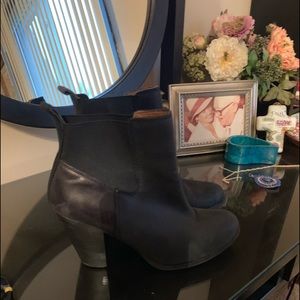 Lucky brand pull in boots